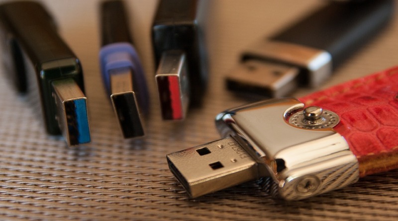 How to Install a USB Hub?